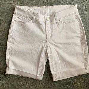 Ann Taylor white jean shorts size 6